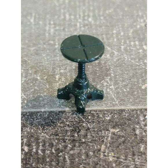 Dark green mini outdoor table Village accessory decor - Picture 2 of 4